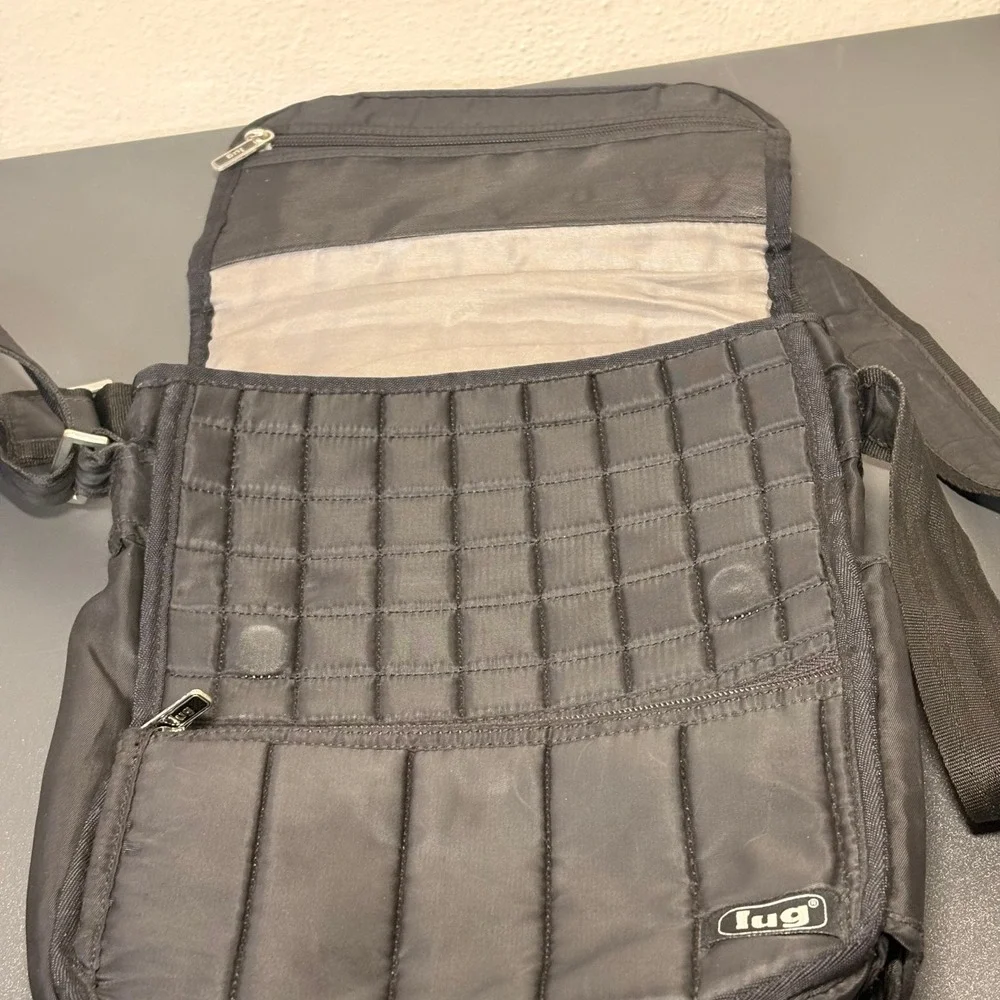 Lug Crossbody Bag Unisex Medium Black Good Quilted Nylon Messenger Travel